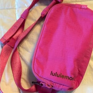 Lululemon Everywhere Belt Bag in Sonic Pink